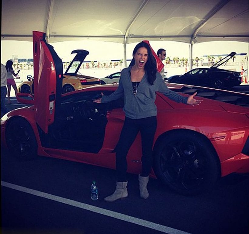 Michelle-Rodriguez-Lamborghini-Aventador 