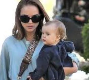 Natalie-Portman and her daughter Amalia