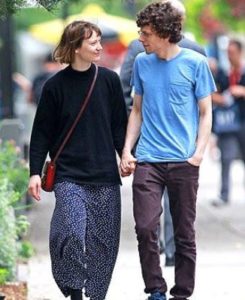 jesse eisenberg and mia wasikowaska