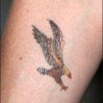 Gwyneth Paltrow tattooed an eagle on her arm