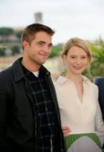 Robert Pattinson dated Mia Wasikowaska