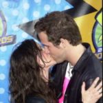 Ryan reynolds and Alanis Morissette kissing