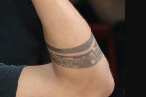 Taylor lautner hand tattoo