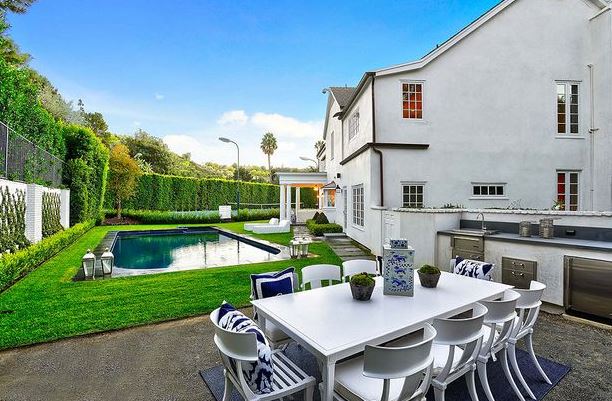 Zoe Saldana's house in Beverly Hills