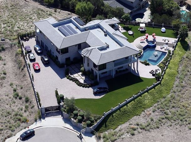 Chris Brown's house in Tarzana - $4.3 million