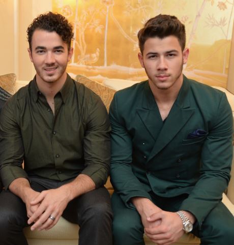 Nick Jonas with his brother Kevin Jonas