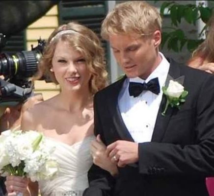 Taylor Swift and Toby Hemingway dated