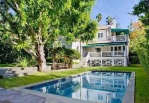 Amanda Seyfrieds House In Los Angeles 300x207 