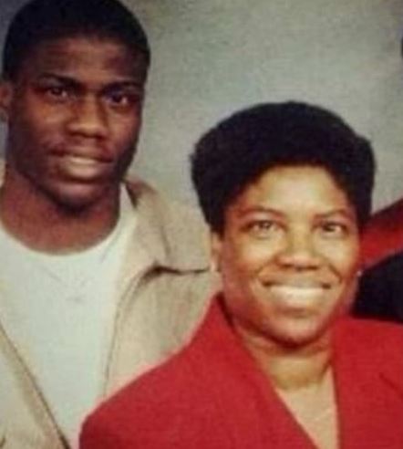 Kevin Hart with mother Nancy Hart