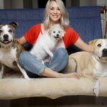 Kaley Cuoco with her pet dogs
