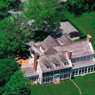 Photo: house/residence of the kind 8 million earning Winnetka, Illinois, United States-resident
