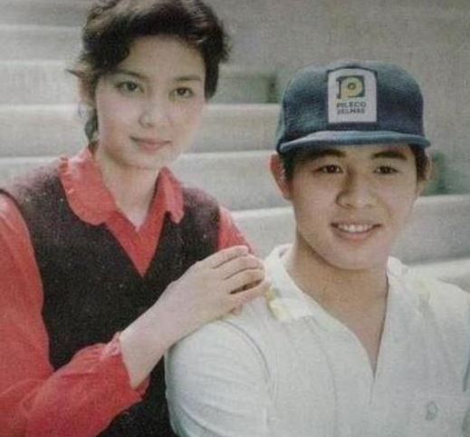 Qiuyen Huang with former husband Jet Li image