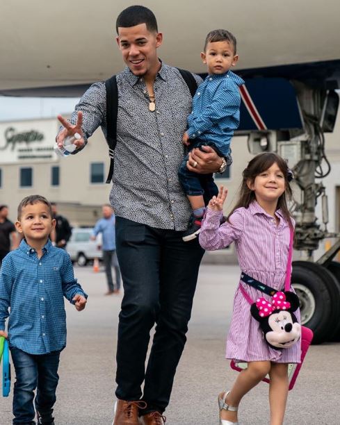 Jose Berrios with his kids