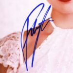 Peyton List signature