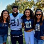 Ezekiel Elliott with mother and sisters