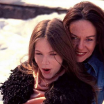 Lane and her mother Colleen Farrington image.