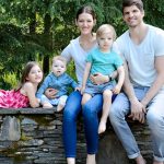 Kyle Korver with wife and kids