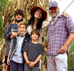 Greg Vaughan with his children and partner Angie Harmon | Celebrities ...