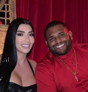 Pablo Sandoval with his wife
