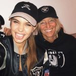 Josephine Skriver with her mother image