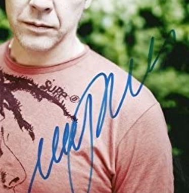 Mikael Persbrandt signature