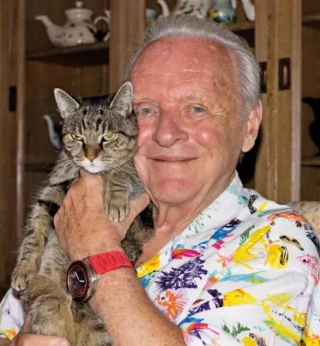 Anthony Hopkins with his pet cat
