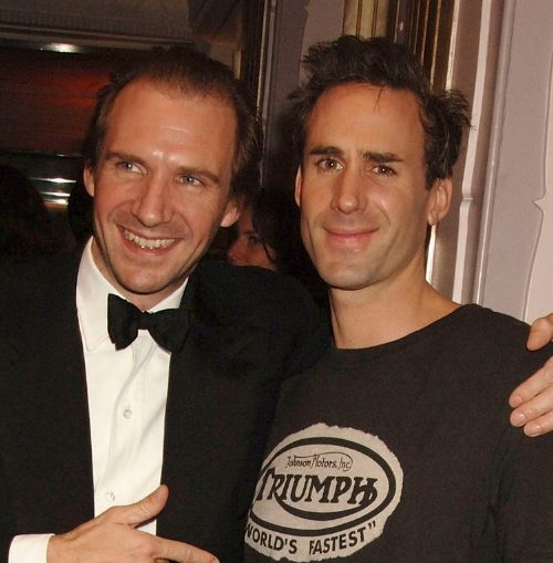 Ralph Fiennes with his brother Joseph Fiennes