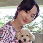 Lee Jung-hyun with her pet dog
