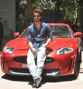 Shahid Kapoor with his car