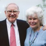 Warren Buffett: Bio, family, net worth | Celebrities InfoSeeMedia