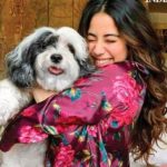 Janhvi Kapoor with her pet dog