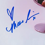 Mena Suvari signature