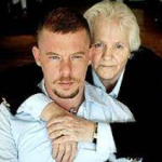 Alexander Mcqueen with his mother Joyce McQueen