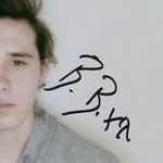 Brooklyn Beckham signature