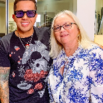 De La Ghetto with her mother