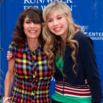 Jennette McCurdy with her mother Debra McCurdy