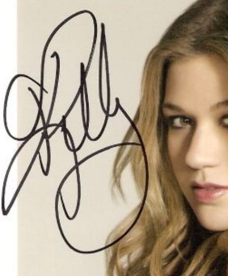 Kelly Clarkson signature