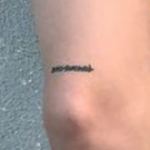 Maggie Lindemann Tattoo on knee