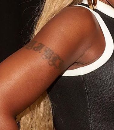 Mary J Blige Flower Tattoo  Celebrity tattoos Best celebrity tattoos  Celebrity tattoos male
