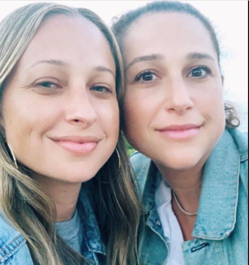 Jennifer Meyer with her sister Sarah Meyer