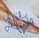 Leslie Bibb Signature