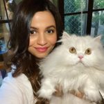 Shaheen Bhatt with her pet cat