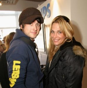 Justin Chatwin with Molly Sims