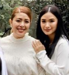 Heart Evangelista with her sister Michelle Ongpauco