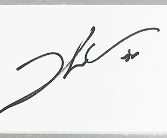Matteo Darmian signature