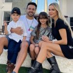 Luis Fonsi with wife and Children