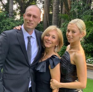 Iliza Shlesinger with brother Ben Familiar and her mother