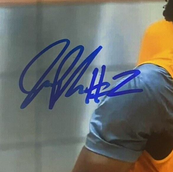 Julian Phillips signature