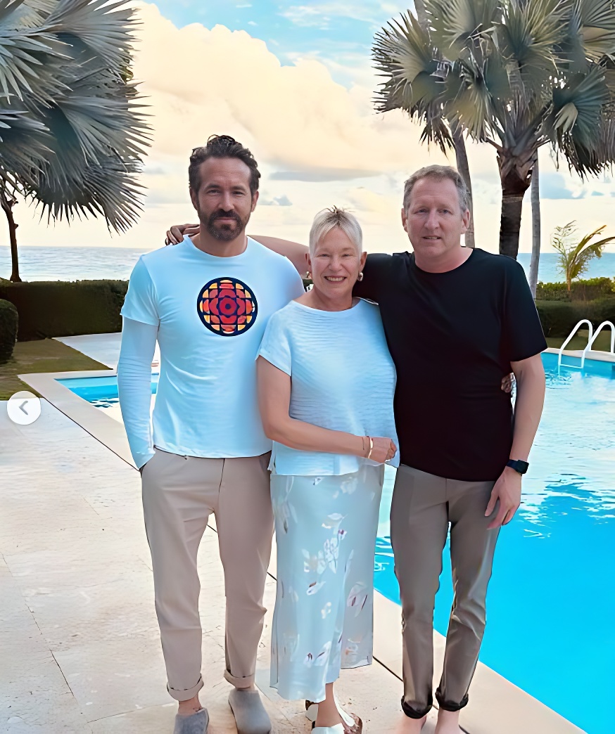 Tammy with her two sons Ryan Reynolds & Terry Reynolds