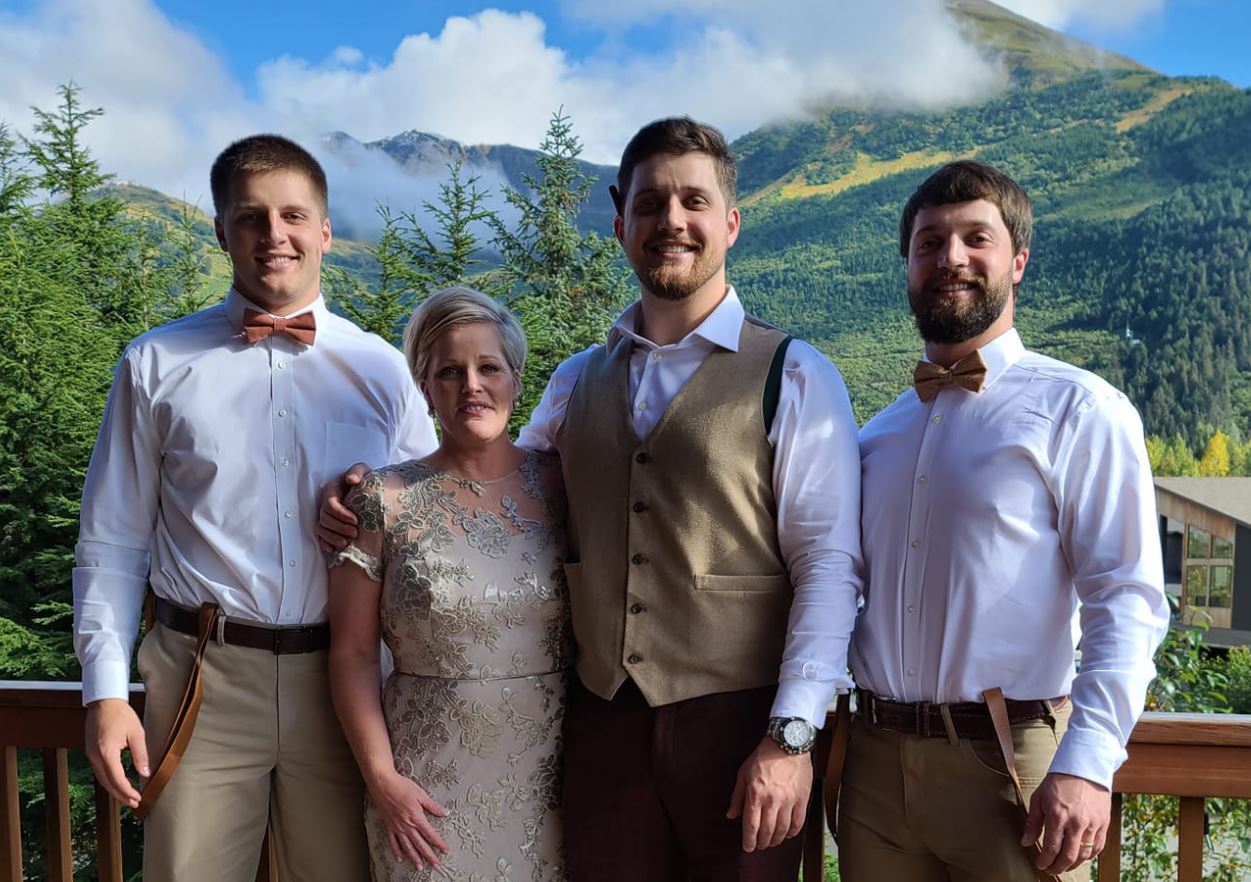 Tucker Kraft with his mother and siblings